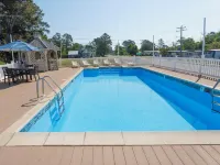 Chincoteague Inn - Rooftop Pools