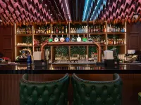 Novotel Dubai Gold District - bar