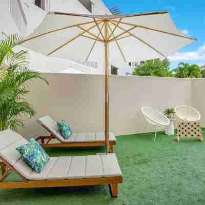 Spacious Retreat With Courtyard Resort Pool Hotel Exterior
