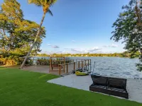 Lakefront Villa ·Tropical Backyard·Kayak·Cool Deck Hotels in Ojus