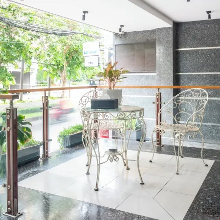 Serenity Hotel Near Tan Son Nhat Airport Hotels in Ho Chi Minh City