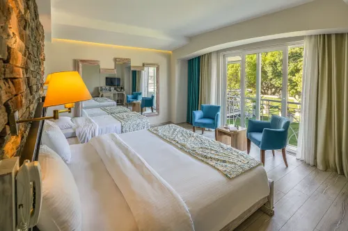 Dedeminn Marina Hotel