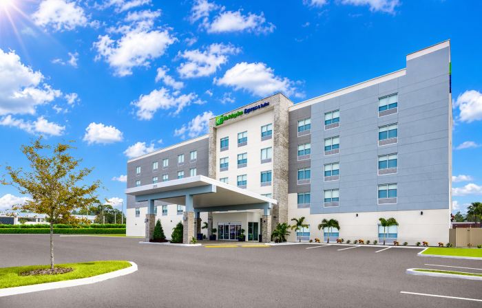 Holiday Inn Express & Suites TAMPA STADIUM - AIRPORT AREA by IHG