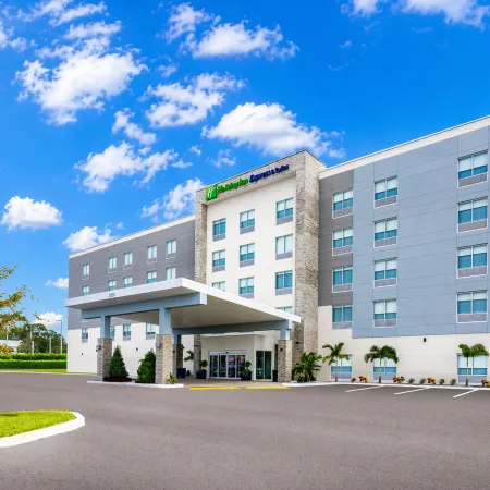 Holiday Inn Express & Suites TAMPA STADIUM - AIRPORT AREA by IHG