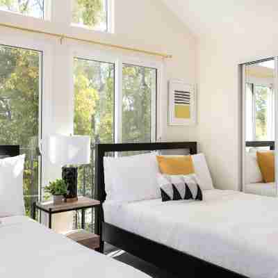 Chic City Apt Near Americana Glendale Rooms