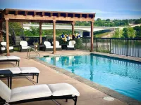 Hidden Falls Inn - Pools