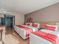 Laghetto Stilo Vita Hotels near Festivals Palace