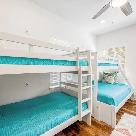 Lakefront Dog-friendly Home With Kayaks, Sup's, Huge Screened Porch