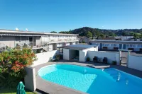 Continental Motel - parking