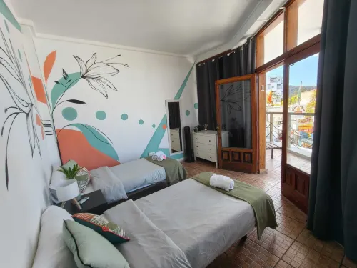 Ocean Nomads Hostel - Hostels
