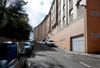 Hostal Valle de Tena - parking