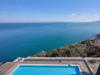 Toto Seawind Awaji - Pools