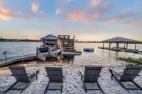 Luxury Lakefront Private Dock Pool In-ground Spa - ブティック