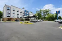 Comfort Suites New Bern Near Cherry Point - parking