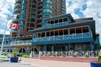 Tall Ships Landing Coastal Resort - parking