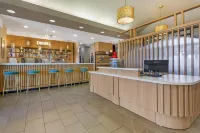 Revel Hotel Minot, SureStay Collection by Best Western - バー