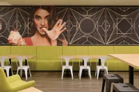 Super 8 by Wyndham Augsburg - breakfast