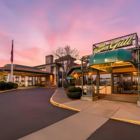Red Lion Hotel Rogue Regency Medford Airport