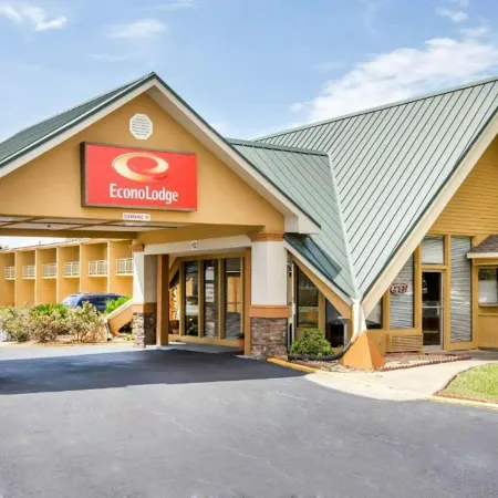 Perry Inn & Suites National Fairground I 75