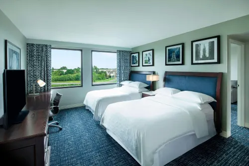 Sheraton Suites Philadelphia Airport - bar