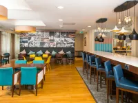 Hampton by Hilton Birmingham Jewellery Quarter Hotels near Shakespeare Express