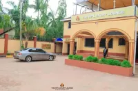 The VIP Luxury Lounge Hotel - bar