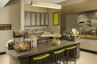 Hilton Garden Inn College Station - breakfast