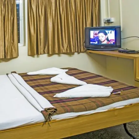 Hotel Girish Kolhapur