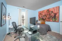 Modern 3-br Townhome w Private Backyard Near RTP -  Ferienhäuser