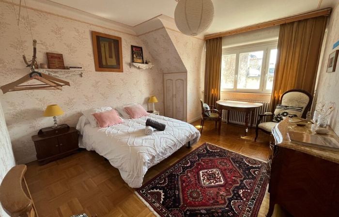Family home with large games room, close to the sea