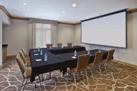 Staybridge Suites Fairborn Daytona East by IHG - Parkplatz