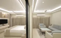Hotel Orange International - Parkering