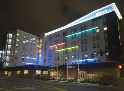 Aloft Newport on the Levee