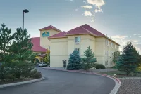 La Quinta Inn & Suites by Wyndham Trinidad - parking