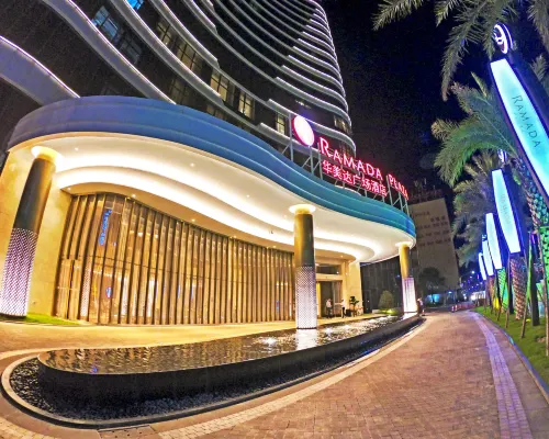 Ramada Plaza by Wyndham Fuxian Lake Hotels in Chengjiang