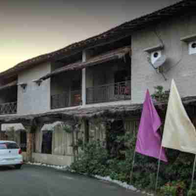 The Creek Club Hotel Exterior