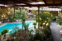 Prestige Vernon Lodge and Conference Centre - Pools