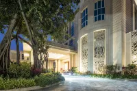 Taj Santacruz Hotels near Magen David Synagogue