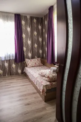 Ideal Bungalow for 2 or 3 Guests Surrounded by a Lovely Garden Các khách sạn ở 