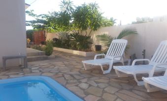 Sunny Private First Floor 1-Br Beach Apartment with Spacious Balcony, Pool, Wifi