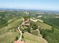 Casa di charme nelle Langhe, area produzione vini Barbaresco e Barolo, vista