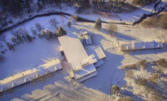 Sun & Ski Inn and Suites