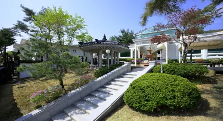 Goesan Yegrina Pension Отели рядом с достопримечательностью «Shinpoong Hanji Maeul»