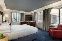 Hilton Checkers Los Angeles Hotels near Inner-City Arts