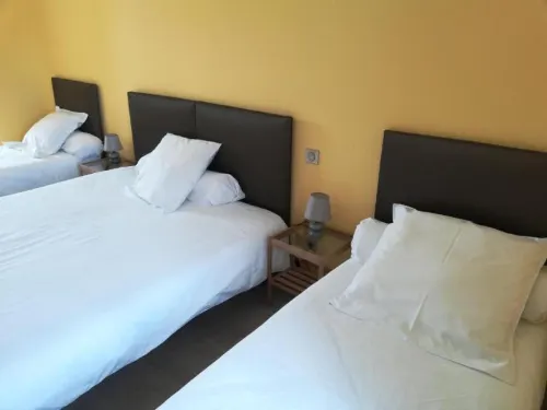 Logis Hotel de La Poste - Chez Cecile 佩尼耶住宿飯店