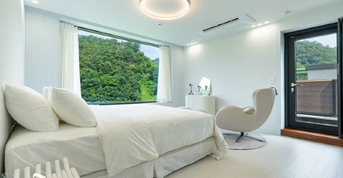 305풀빌라 내부 전망