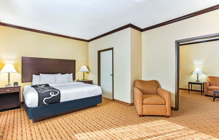 La Quinta Inn & Suites by Wyndham Ennis