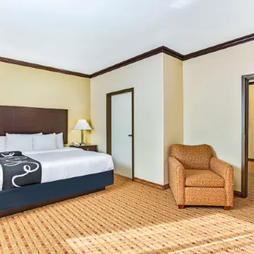 La Quinta Inn & Suites by Wyndham Ennis