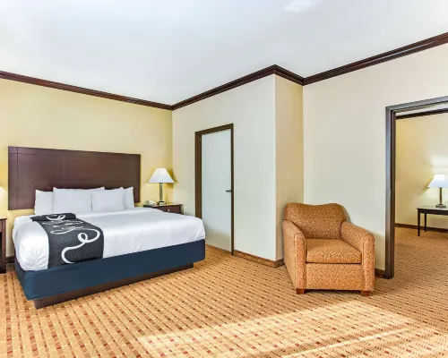 La Quinta Inn & Suites by Wyndham Ennis Hotels in Ennis