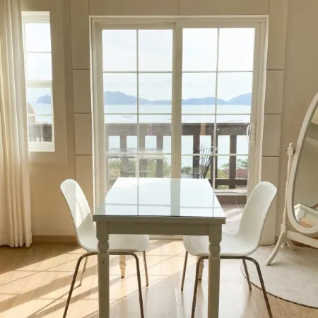 Geojedo Celeste Pension